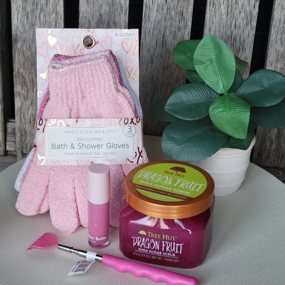 Dragon Fruit Shea Sugar Scrub with Pink Bath Gloves - Picture 3 of 7